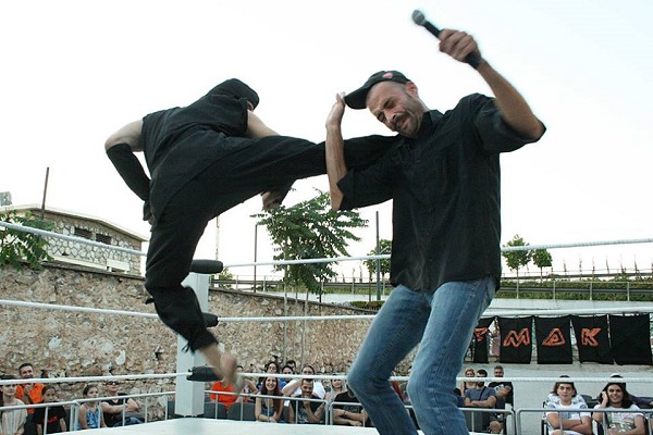 νιντζα κλωτσαει γαλυφ