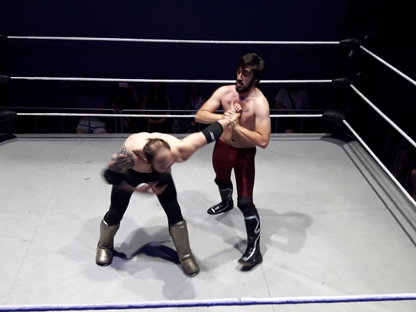 Cenas armbar FBI