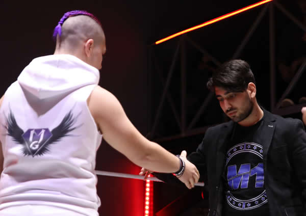 M2 shake hands