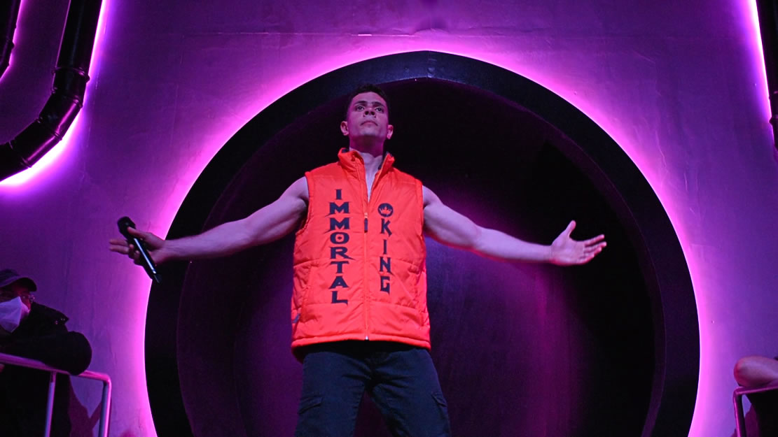 Play Boy Immortal King entrance