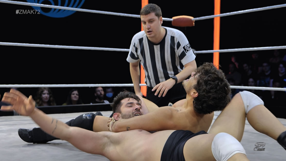 Pallis chokes Apollon