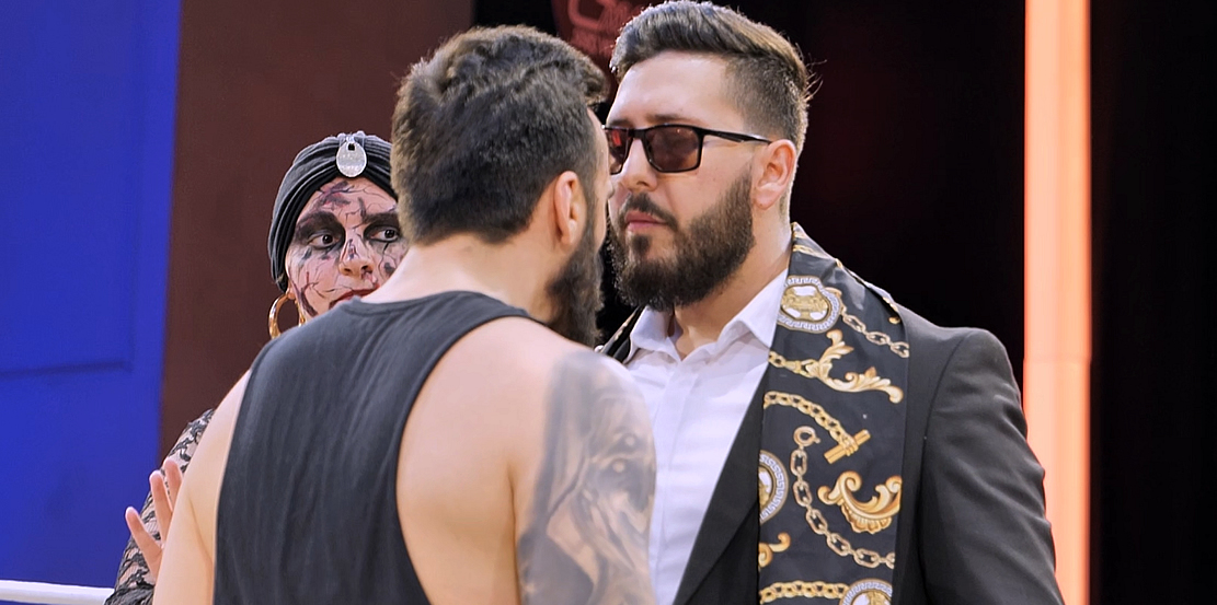 Komninos Sinas face off